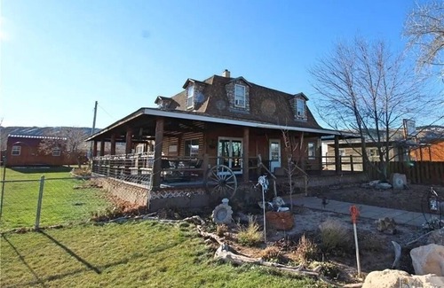 Fort Smith House | Fully Renovated Historic Home - One mile to the Bighorn River Fort Smith, MT