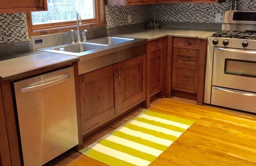 Culloden Shores House | Fully Renovated. Stroll to sound.