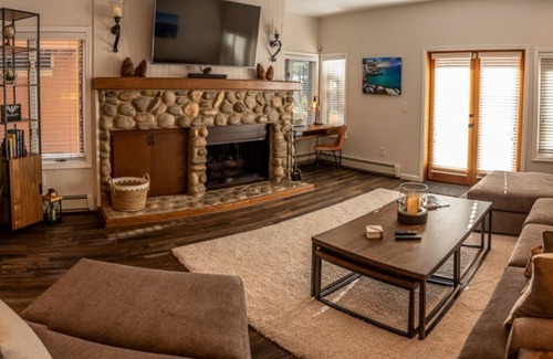 Incline Village Condo | Fully Stocked & Spacious McCloud 3Bed/2.5 Walk to Lake 1-Car Garage