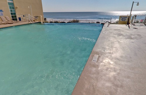 Ash Resort | fun at Sea Breeze Beach, multiple bedrms available for up to 12 persons