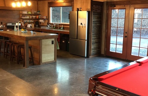 Kona Gardens Estates House | Fun Family Private Retreat with lighted Sports Court and Pool