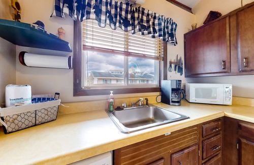 Greenville Junction Condo | Fun-Filled Lakehouse w/Private Balcony, Free WiFi, Private W/D - Steps to Beach