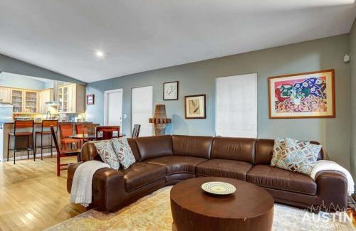 Bryker Woods House | Fun For the Whole Family - Easy Access to Downtown