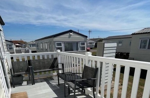 Selsey House | Fun in the sun at Seal Bay Resort, Selsey!