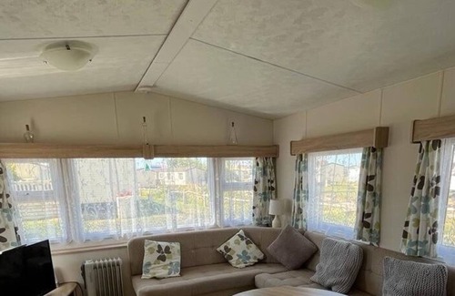 Selsey House | Fun in the sun at Seal Bay Resort, Selsey!