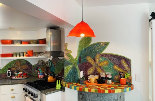 Capitola House | Fun Luxurious Property! 5 min walk to BEACH, Hot tub, putting green, fire-pit!