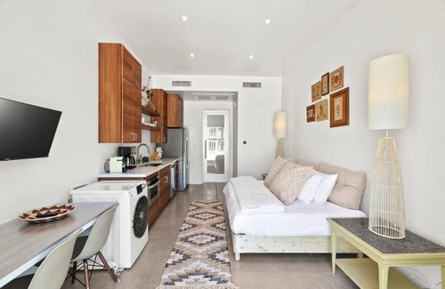 Roosevelt Apartment | Funky Pool Side Cabana in DTPHX