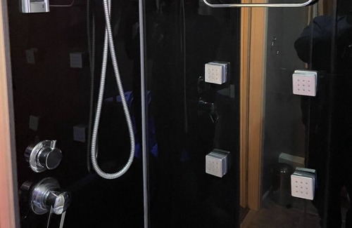 South Shore Hotel | Funky Towers Hotel