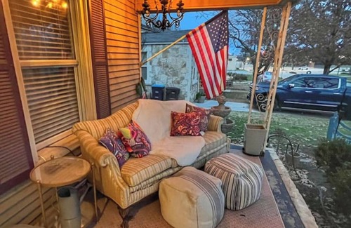 Fort Worth House | Funky Town FarenMidTerm Rental