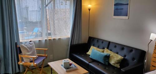 West University Apartment | Funky Urban Studio near UNR