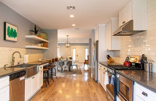 Anaheim Colony Historic District House | Funtierland + Helena + Pool + Game Room + Wifi