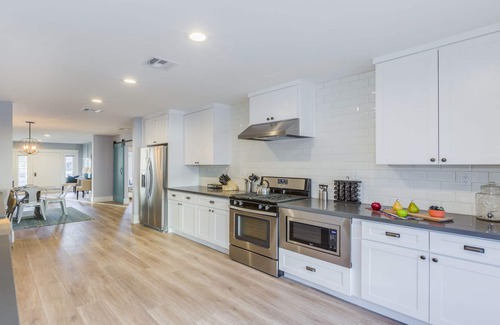 Anaheim Colony Historic District House | Funtierland + Helena + Pool + Game Room + Wifi