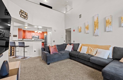 Natomas Park Condo | Furnished 2bd 2ba Condo w/Loft & Garage in Gated Community – Poolside Retreat