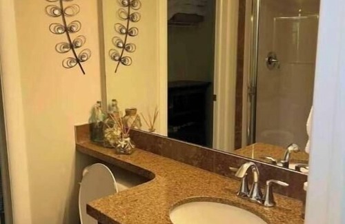 South Pandosy Resort | Furnished 2BR Loft | Kelowna