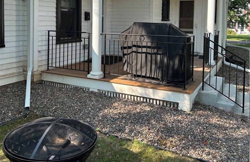 Hudson House | Furnished 3BR Corporate Rental, Walk to Downtown Hudson, 21 minutes to St. Paul