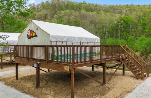 Stanton RV Rental | Furnished Glamping Tent/2 Queen Beds/Red River Access - Majestic Mallard - #3