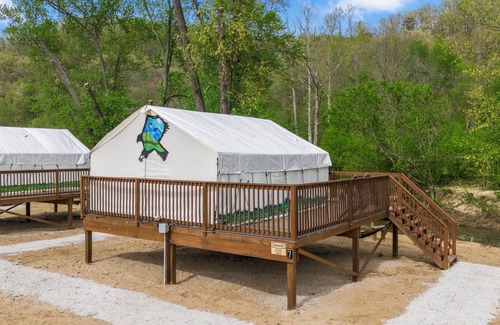 Stanton RV Rental | Furnished Glamping Tent/2 Queen Beds/Red River Access- Soaring Eagle - #7