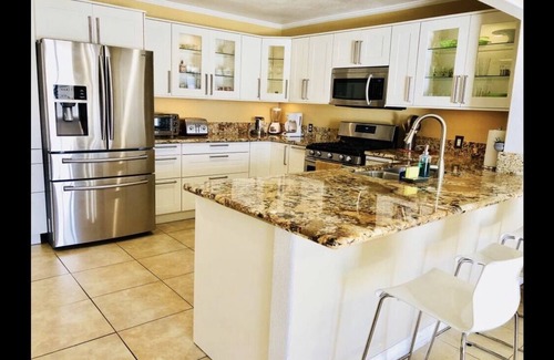 Paradise House | Furnished Home 3Bd/2Bath, Pool BBQ