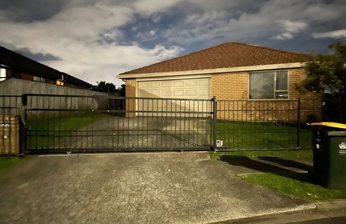 Mangere House | Furnished room near Auckland Airport
