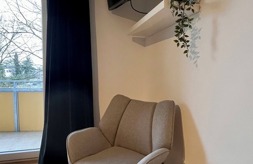 Mittelfeld Apartment | Furnished studio apartment with balcony in the Hanover-Mittelfeld district