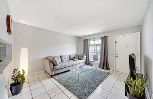 Kendall West Condo | Fuseball & Games - 2 BD/2 BTH Condo Miami!