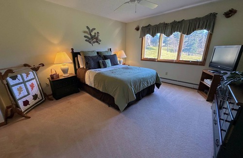 Bretton Woods Condo | FV38 Bretton Woods golf course single level home, WiFi, walking distance of Mt Washington Hotel
