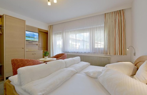 Mayrhofen Bed & Breakfast | Gästehaus Ahornblick
