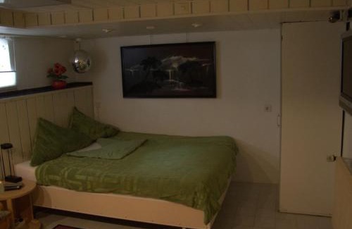 Weil am Rhein Apartment | Gästezimmer Jülich mit Küche