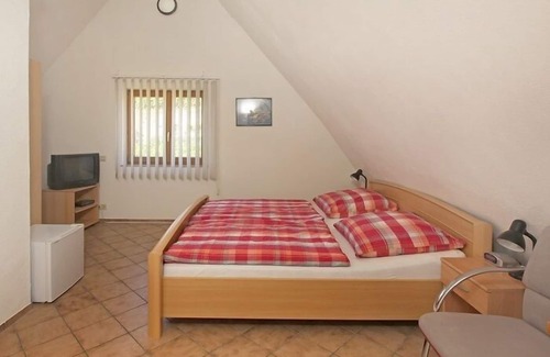 Achkarren Apartment | Gästezimmer zur Straße