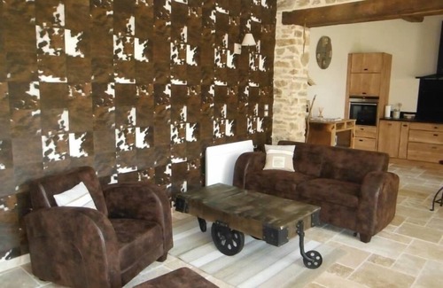 Calmont House | Gîté LA GRANGE, AVEYRON, sleeps 6