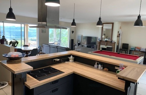 La Roche-Vineuse House | Gîte 15 persons