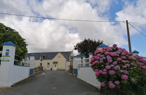 Saint-Pol-de-Leon Cottage | Gîte 5 Chambres à 5 mn de Roscoff Avec vue sur la mer