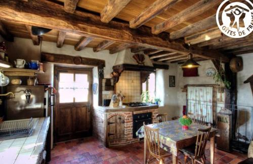 Chirassimont House | Gîte chaleureux avec four à pain, terrasse et jardin - FR-1-496-137