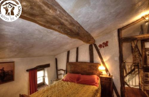 Chirassimont House | Gîte chaleureux avec four à pain, terrasse et jardin - FR-1-496-137