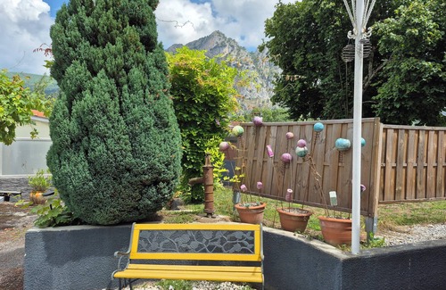 Tarascon-sur-Ariege Apartment | Gîte champagne montagne & nature Tarascon/Ariège