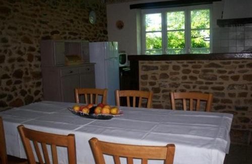 Joue-l'Abbe House | Gîte charmant avec cheminée, jardin privé et 3 chambres dans un ancien corps de ferme - FR-1-410-128