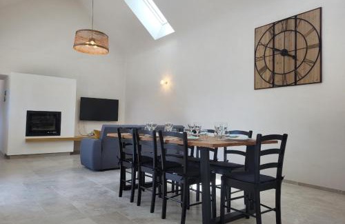 Tremeloir House | Gîte Chemin de Camet entièrement rénové, 8 pers avec 4 chambres et spa Pordic, Côtes d'Armor