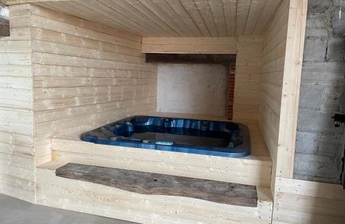 Saint-Martin-Lestra House | Gîte chez GAREL 15 personnes avec spa