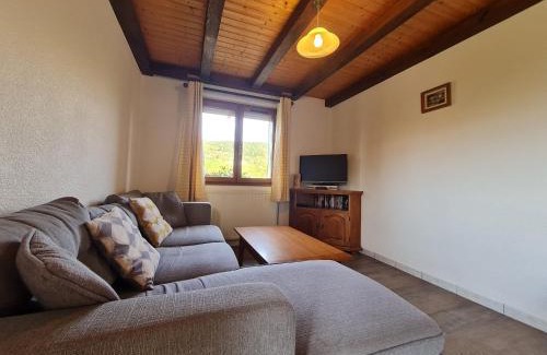 Basse-sur-le-Rupt House | Gîte confortable à Basse-sur-le-Rupt - 3 chambres, terrasse, proche La Bresse - FR-1-589-42