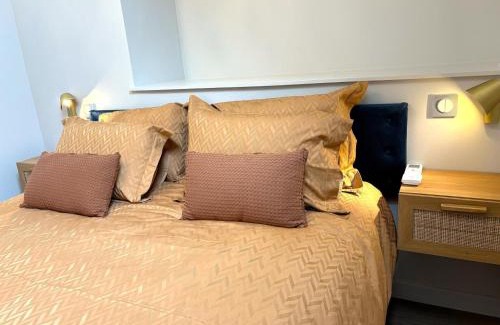 Autry-Issards House | Gîte de Charme à Autry-Issards, 8 pers, Animaux Acceptés - FR-1-489-577