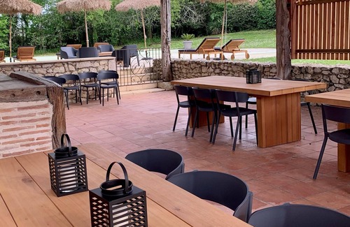 Saint-Leonard House | Gîte de Charme Avec Piscine - 1 à 13 Personnes