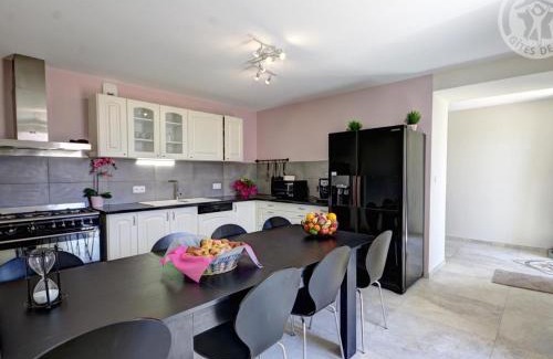 Pinay House | Gîte de charme avec spa, sauna et animaux admis - FR-1-496-274