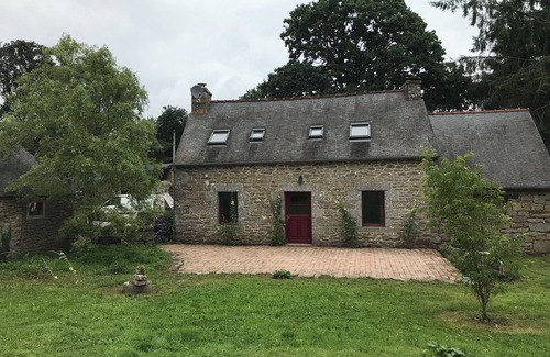 Saint-Nicolas-du-Pelem House | Gîte de Kergoubleau