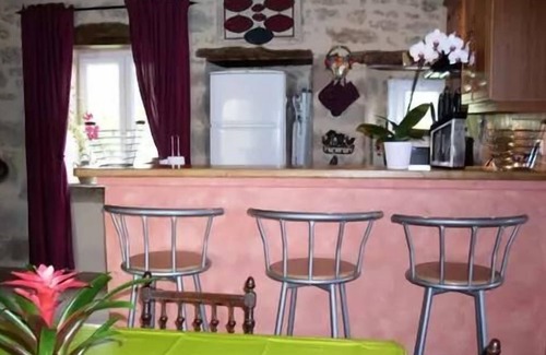 Saint-Julien-Maumont Villa | Gîte de France 12 Personen