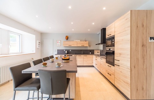 Ploumilliau House | Gîte de Kerduraison - Maison avec grand jardin