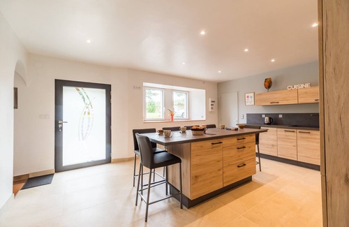 Ploumilliau House | Gîte de Kerduraison - Maison avec grand jardin