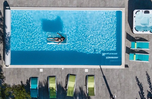 Monsaguel House | Gîte de la Truffière, heated swimming pool and jacuzzi