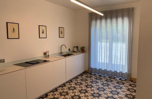 Ligny-le-Chatel Villa | Gîte du Château avec Piscine Intérieure