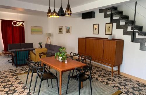 Ligny-le-Chatel Villa | Gîte du Château avec Piscine Intérieure