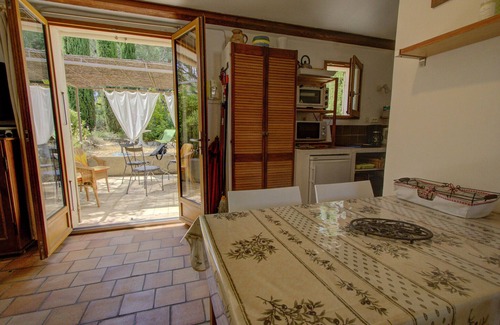 Mirabel-aux-Baronnies Ski Chalet | Gîte Eden, aux Mirabelles, piscine commune